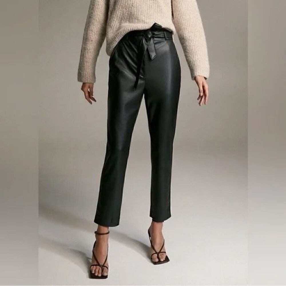 Aritzia Babaton NWT vegan belted black noir pants size 6
